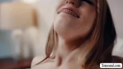 تشغيل أشجار T-Girl تشترك