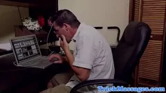 Jouer Stepmassage: la telecamera spia segreta cattura l'incontro proibito della matrigna tettona