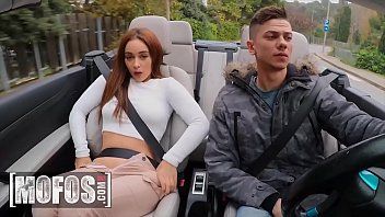 Odtwórz Ginebra bellucci xxx w luksusowym samochodzie z frubatranem tommy