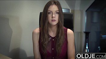 Abspielen Das verführerische Mädchen macht xvideos Filme mit einem wunderschönen Mann