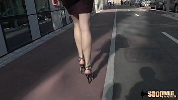 Jouer Xvideos avec la Française sur le public qui était follement amoureuse de sa grosse bite