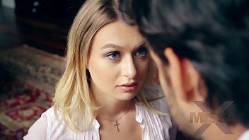 play Natalia Starr zahipnotyzowana, palcami i palcami w różowej cipce
