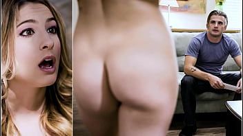 Jouer Ses yeux bleus vous rendent très excité et vous voulez vraiment être comme elle