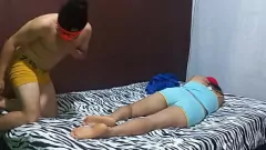 Reproduzir Madrasta e enteado fazem uma pausa na cama, apenas para serem acompanhados por um fantasma brincalhão! Vídeo pornô amador