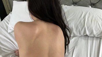Odtwórz Kompilacja xvideos z brunetką spermą w cipce przez pomyłkę